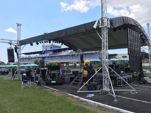 نظام تروس رفع الأضواء ومكبرات الصوت