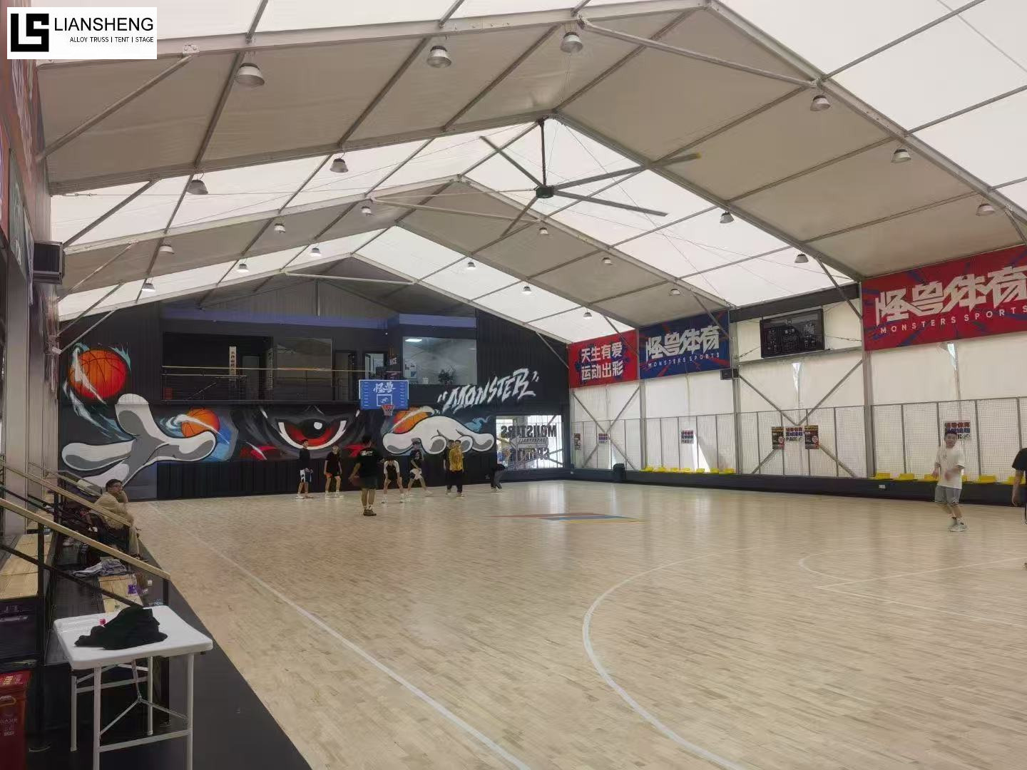 خيمة رياضية متعددة الأضلاع من سبائك الألومنيوم للأحداث واسعة النطاق والملاعب وحمامات السباحة والمسابقات
