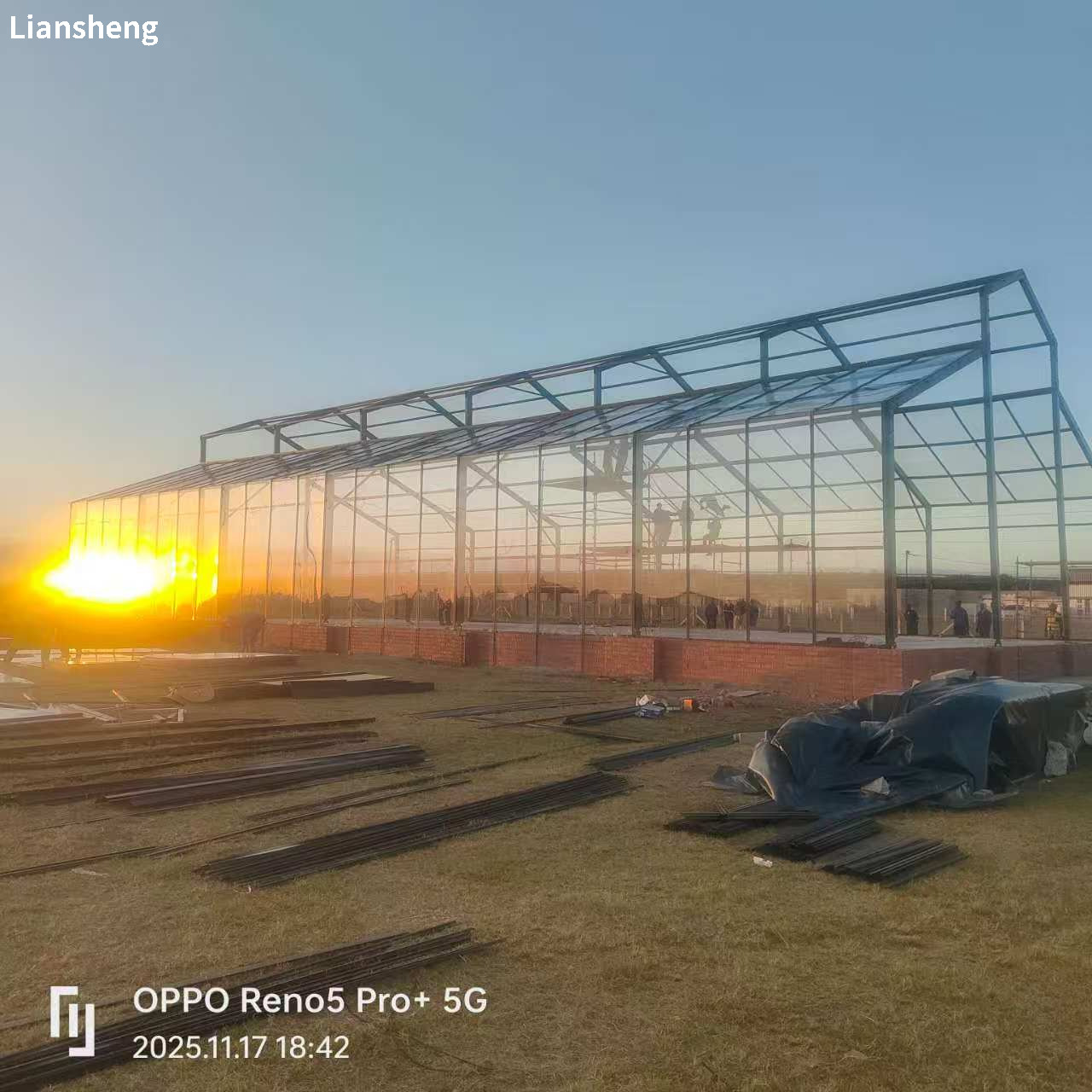 حجم ونمط مخصص للخيام الخارجية المصممة خصيصًا لتجمعات وحفلات الزفاف والمناسبات واسعة النطاق