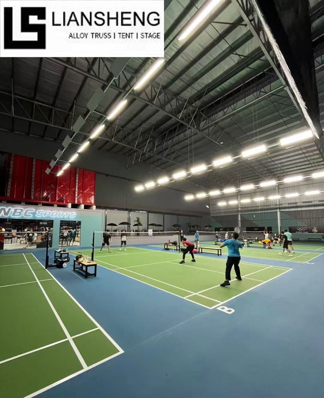 خيام للمناسبات الرياضية كبيرة جدًا، سهلة التركيب والنقل، مع خيارات تخصيص عالية، مناسبة لمختلف الأنشطة