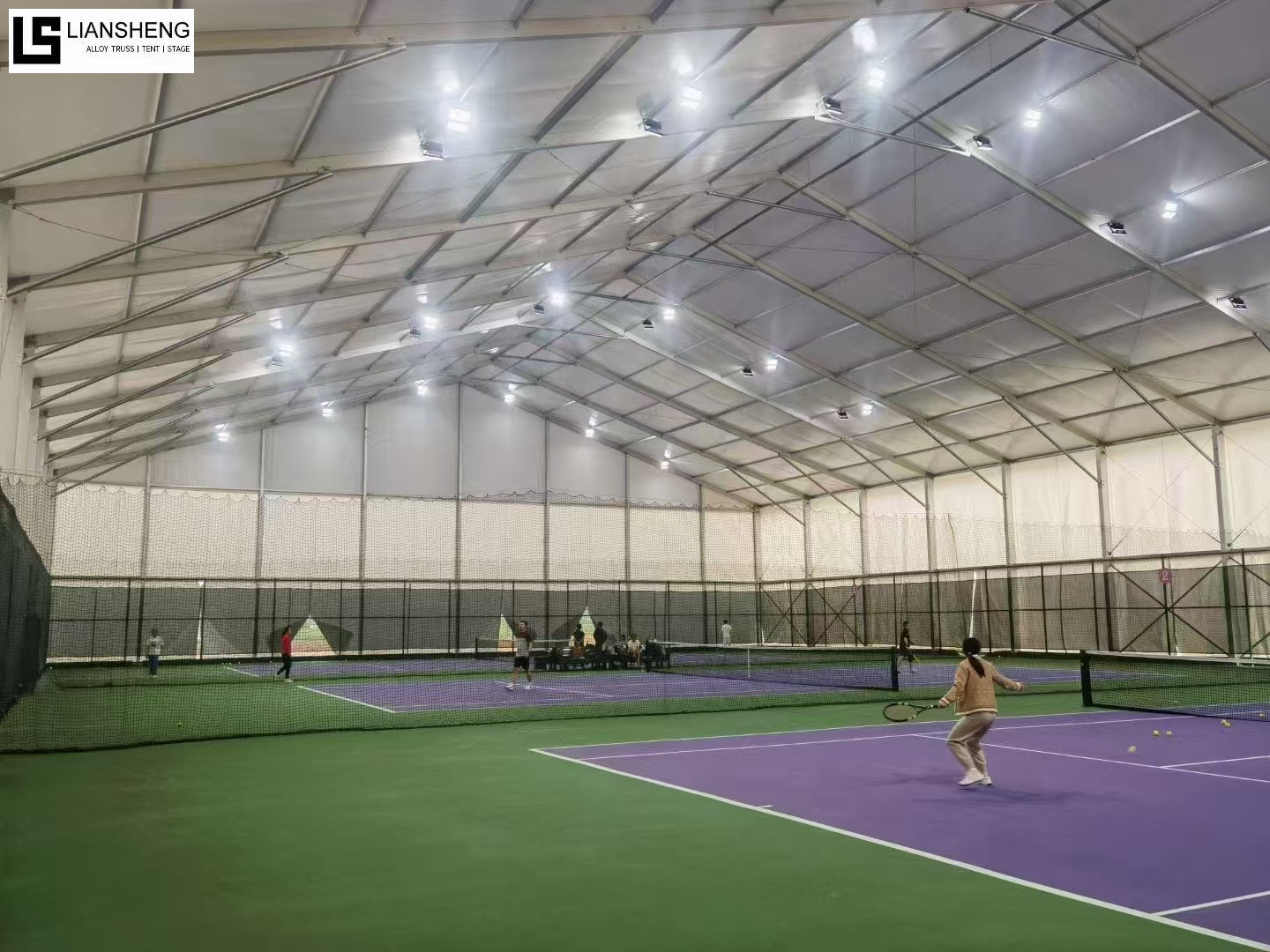 خيمة رياضية متعددة الأضلاع من سبائك الألومنيوم للأحداث واسعة النطاق والملاعب وحمامات السباحة والمسابقات