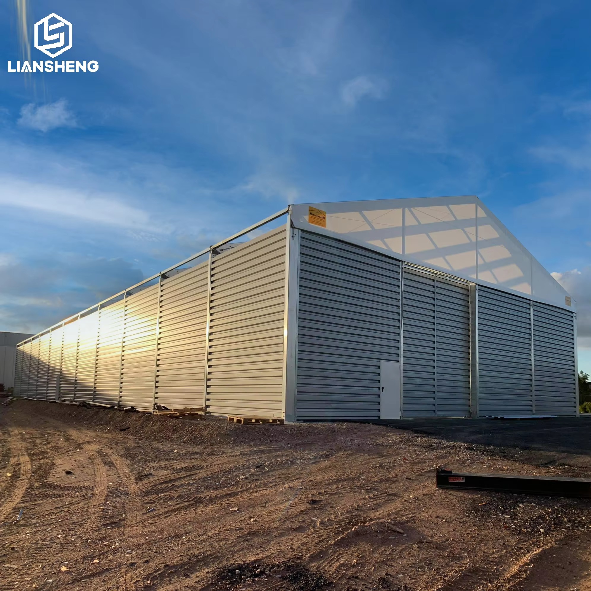 سعر بيع المصنع بالكامل خيمة تخزين مستودعات صناعية كبيرة الحجم رخيصة الثمن مع هيكل إطار من الألومنيوم من القماش PVC